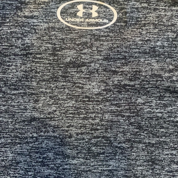 Under Armor Shirt - Picture 5 of 6
